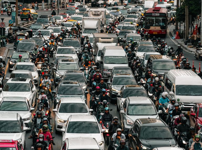 When a Traffic Ticket Is Worth Fighting: How a Traffic Lawyer Helps